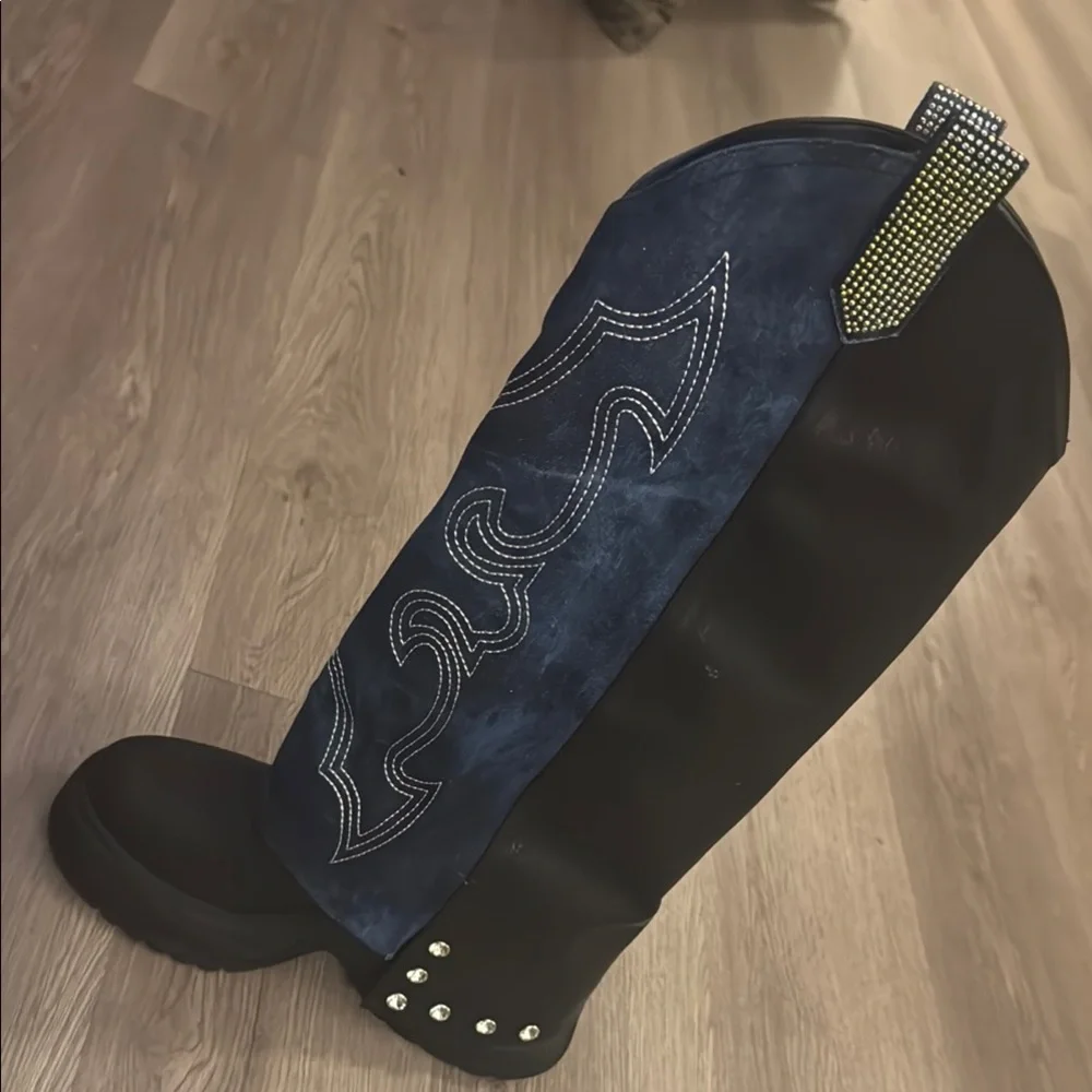 CAPE ROBBIN denim fold-over platform boots with rhinestone and Western-style❣️